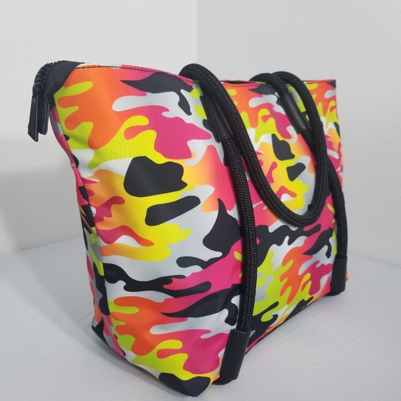 Kendall and Kylie Camo Bag - Picture 8 of 11